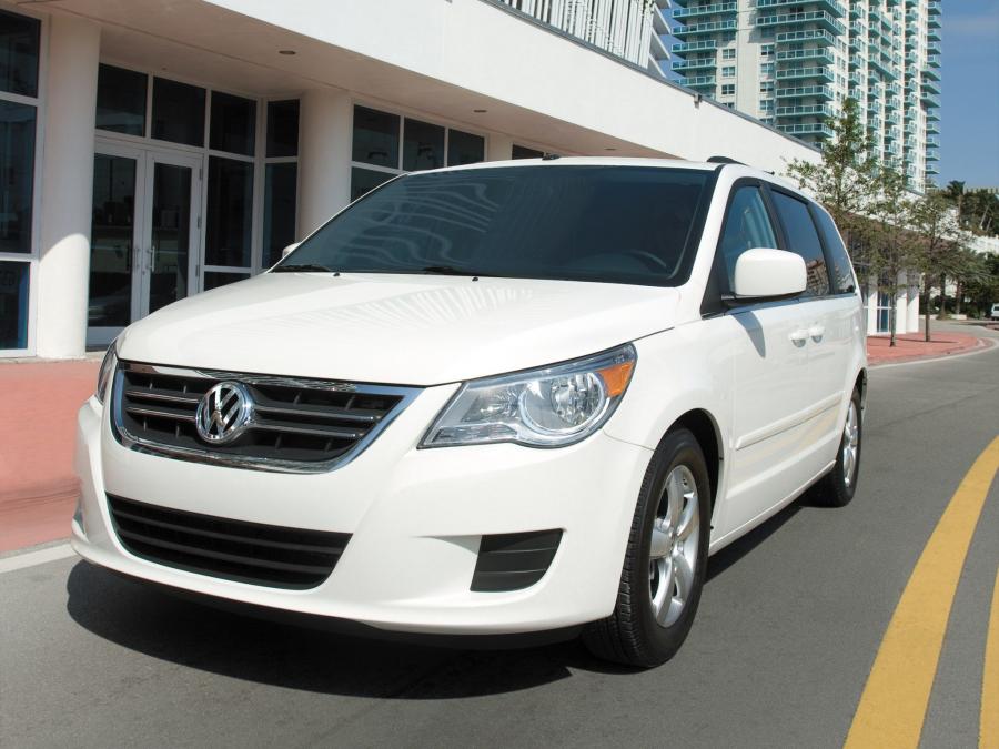  Volkswagen Routan 2008 года  (фото 18 из 26)